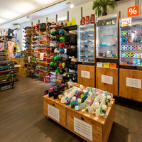 9/15/2018 tarihinde Business o.ziyaretçi tarafından Blue Tomato Shop Graz'de çekilen fotoğraf