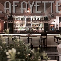 Foto tirada no(a) Lafayette lounge bar por Business o. em 2/16/2020