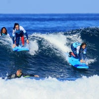 Photo taken at OCEAN LIFE SURF SCHOOL TENERIFE Playa de las Americas by Business o. on 3/20/2020