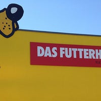 Photo taken at DAS FUTTERHAUS - Berlin-Buckow by Business o. on 9/10/2018