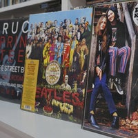 รูปภาพถ่ายที่ Discos Comix โดย Business o. เมื่อ 2/17/2020