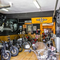 Foto diambil di Break Skull Choppers oleh Business o. pada 6/18/2020