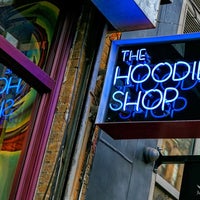 Das Foto wurde bei The Hoodie Shop von The Hoodie Shop am 11/4/2013 aufgenommen