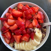 Photo taken at Verve Bowls by Eric H. on 8/26/2019