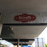 Photo taken at Moretti Ristorante Pizzeria by Jacqueline P. on 11/18/2018
