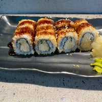 Foto diambil di Blue Sushi Sake Grill oleh Kristie A. pada 9/6/2021
