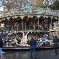 Photo taken at Carousel de Montmartre by Kemal on 12/9/2019