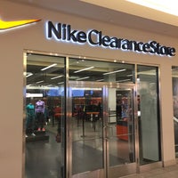 nike college point