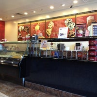 Photo taken at Cold Stone Creamery by K D. on 1/5/2013
