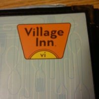 รูปภาพถ่ายที่ Village Inn โดย Annette W. เมื่อ 12/9/2012