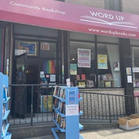 Снимок сделан в Word Up: Community Bookshop/Libreria пользователем Tessa J. 7/23/2021