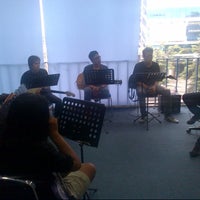 Das Foto wurde bei Music School of Indonesia von Jo S. am 1/14/2013 aufgenommen