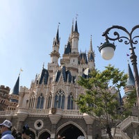 Photo taken at Cinderella Castle by ゆはおじ on 5/27/2018