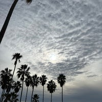 Photo taken at Venice Beach Boardwalk by d3zooz on 12/17/2023