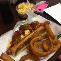 Снимок сделан в Jordans Hot Dogs &amp;amp; Mac пользователем Hotdogs M. 6/22/2015