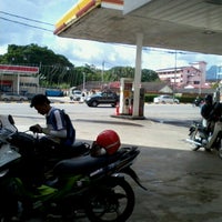 Photo taken at Shell Gerik by Yusrie R. on 11/14/2012