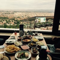 รูปภาพถ่ายที่ Şelale Park Cafe &amp;amp; Restaurant โดย Süleyman ü. เมื่อ 9/23/2015