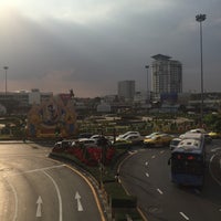 Photo taken at Wong Wian Yai Circle by Chanwatt S. on 12/11/2018