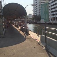 Photo taken at ท่าเรือวัดศรีบุญเรือง (Wat Sriboonreung Pier) E22 by Chanwatt S. on 3/5/2022