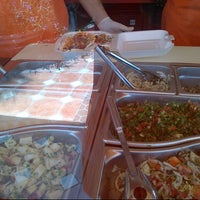 Foto tirada no(a) Sahara Arabic Grill and Falafel por James T. em 9/13/2012