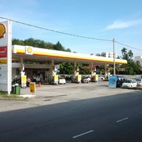 Photo taken at Shell by Shariffudin S. on 7/18/2012