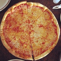11/26/2011에 Greg L.님이 Stromboli Pizza에서 찍은 사진