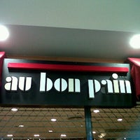 Photo taken at Au Bon Pain by Alicesaya T. on 10/31/2011