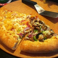 Photo taken at Pizza Hut by Luis Q. on 7/29/2012