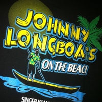 Foto scattata a Johnny Longboats da Byron il 8/11/2011
