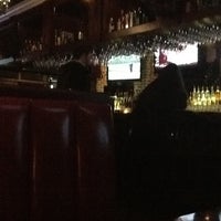 Foto scattata a Bâton Rouge Grillhouse &amp;amp; Bar da Jeff @ m. il 11/29/2011