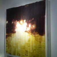 1/19/2012 tarihinde Allison M.ziyaretçi tarafından Recession Art Gallery'de çekilen fotoğraf