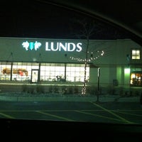 Photo taken at Lunds &amp;amp; Byerlys by Perry C. on 2/19/2012