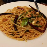 Photo taken at California Pizza Kitchen by MomoQ on 3/30/2012