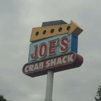 Photo taken at Joe&#39;s Crab Shack by Jesse L. on 11/18/2011