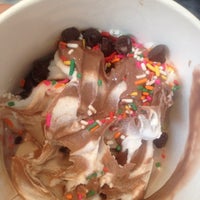 Photo taken at Off The Wall Frozen Yogurt by Quantum H. on 5/6/2012