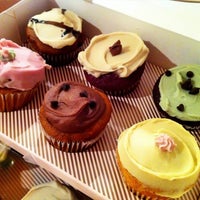 Foto tomada en Erin McKenna's Bakery por stephiedoo el 10/5/2011