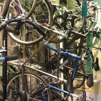 3/10/2012にSarah G.がVarsity Bike&amp;amp;Transitで撮った写真