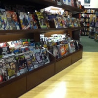 Barnes Noble Lloyd District Portland Or