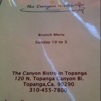 Photo prise au The Canyon Bistro &amp;amp; Wine Bar in Topanga par JayChan le10/23/2011