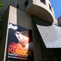 รูปภาพถ่ายที่ La Cinémathèque Française โดย Kevin S. เมื่อ 5/12/2011