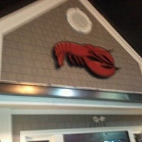 Photo taken at Red Lobster by Caramels&amp;#39; D. on 11/8/2011