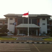 Review GMF AeroAsia Management Building