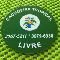 รูปภาพถ่ายที่ Cachoeira Tropical โดย Thiago C. เมื่อ 3/18/2012