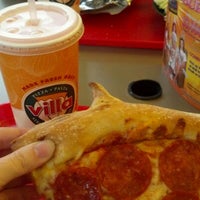 1/11/2012にTiffany H.がVilla Pizzaで撮った写真