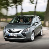 Снимок сделан в Opel Hens пользователем Jan S. 11/16/2011