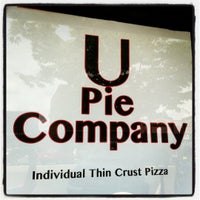 Das Foto wurde bei U Pie Company von David F. am 6/2/2012 aufgenommen