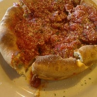 Снимок сделан в Mio&#39;s Pizza пользователем Keva B. 3/11/2012