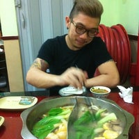 Photo taken at Chuan Wang Fu Spicy Hotpot 川王府火锅 by Lai H. on 6/27/2012