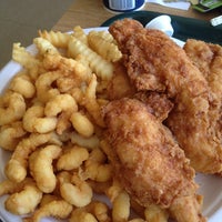 Снимок сделан в Clambake Seafood Restaurant пользователем Ashley D. 7/1/2012