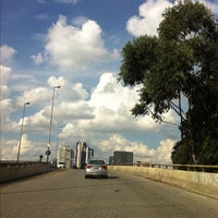 Photo taken at Ponte Bernardo Goldfarb by Dedi N. on 4/15/2012